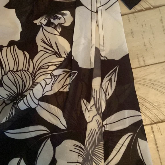 Jantzen 3/4 Sleeve Woven Maxi Duster Cover Up Black Floral Size M - Picture 7 of 15